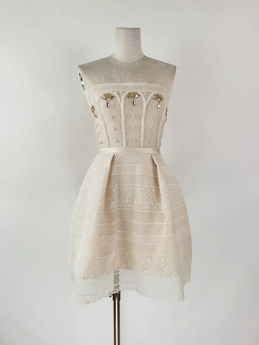 Vestido modelo Porcelana