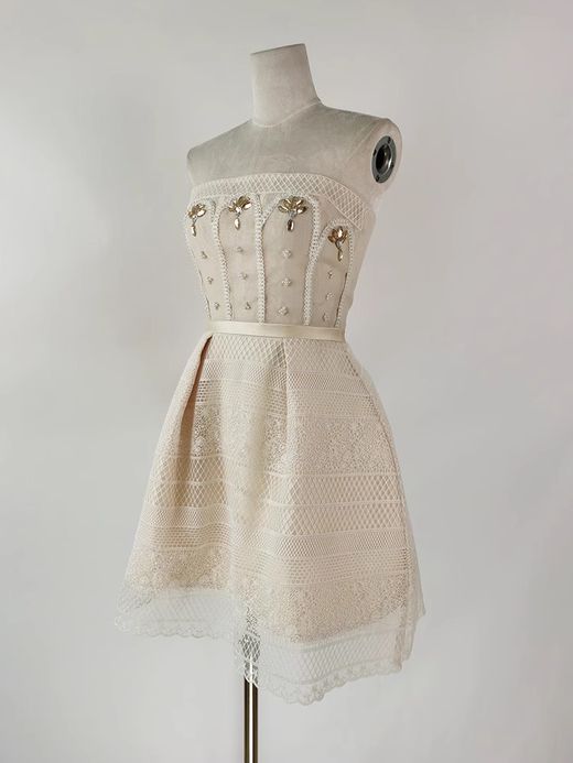 Vestido modelo Porcelana