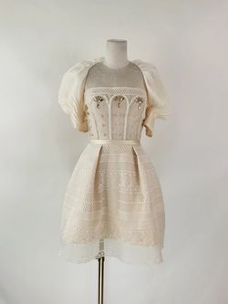Vestido modelo Porcelana