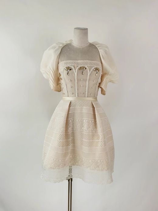 Vestido modelo Porcelana