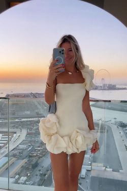 Robe modèle blanche Preciosa