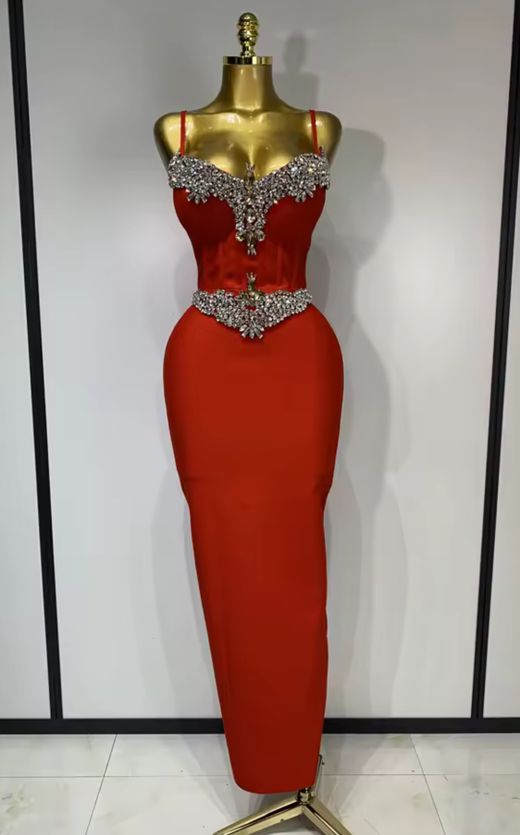 Vestido modelo Princesa Roja