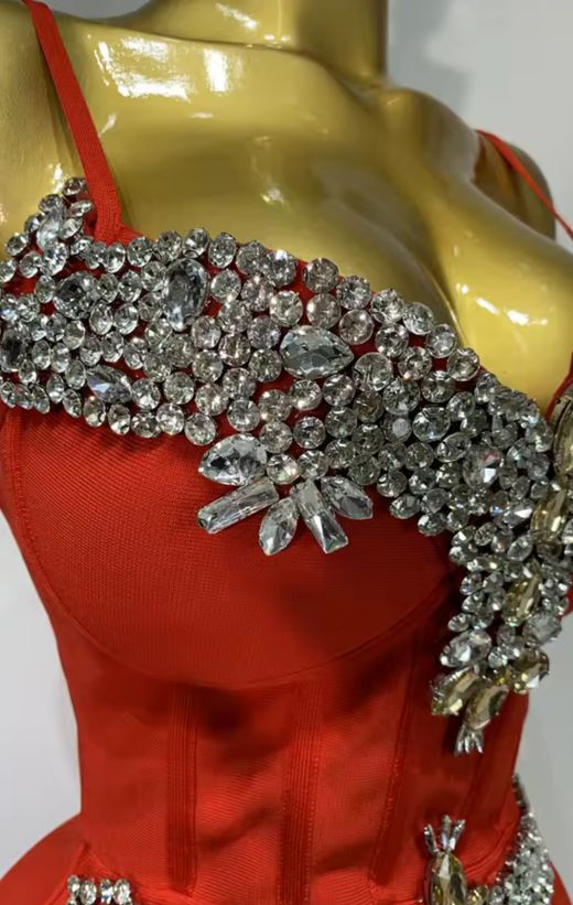 Vestido modelo Princesa Roja