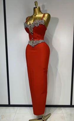 Vestido modelo Princesa Roja