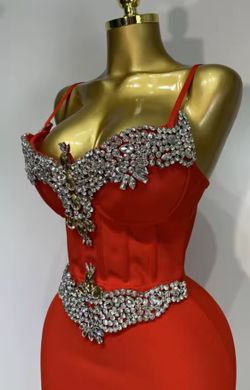 Vestido modelo Princesa Roja