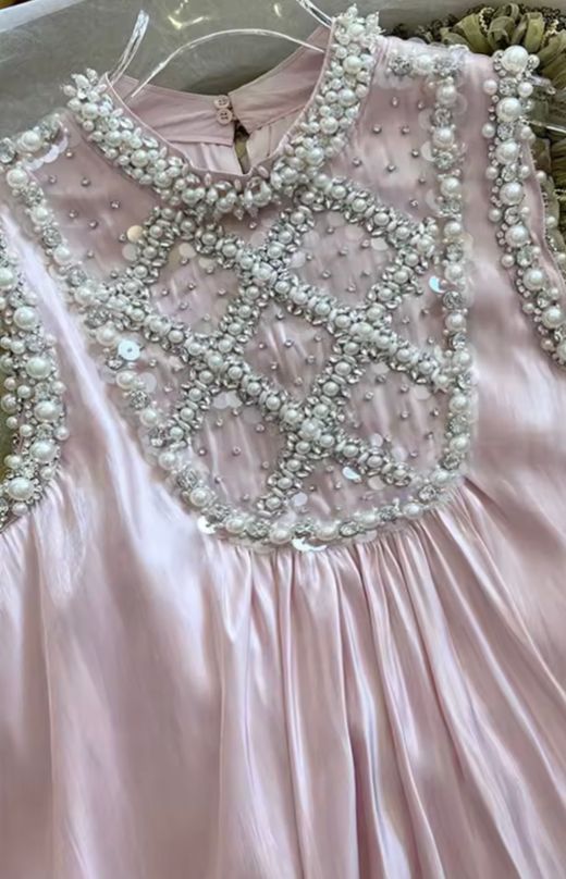 Vestido modelo Rosita Perlada