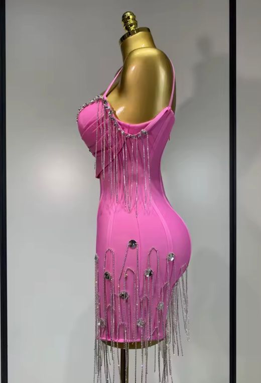 Vestido modelo Saray Rosa