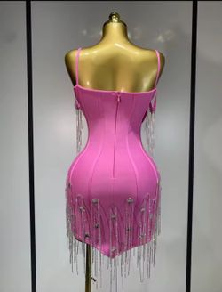 Vestido modelo Saray Rosa