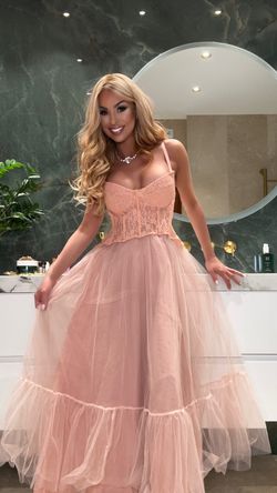 Vestido modelo Tul Coral