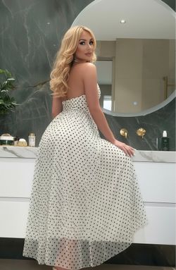 Vestido modelo Vaporoso Lunares