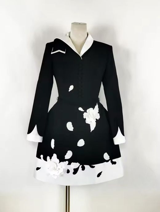 Vestido modelo Victoria Petal
