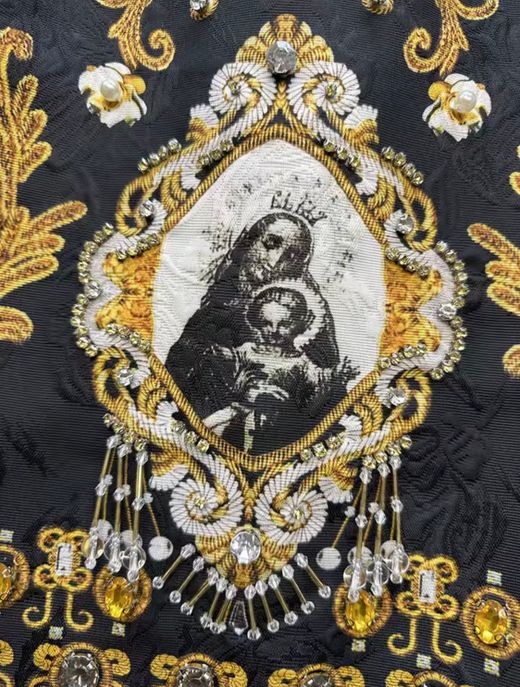 Vestido modelo Virgen
