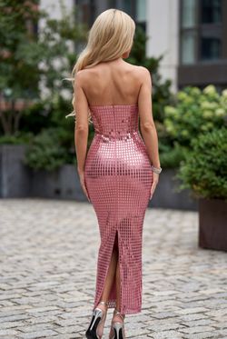 Vestido modelo Viva rosa
