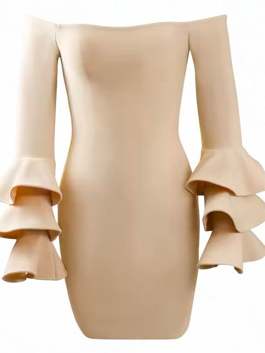 Robe modèle volants beige