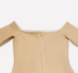 Robe modèle volants beige