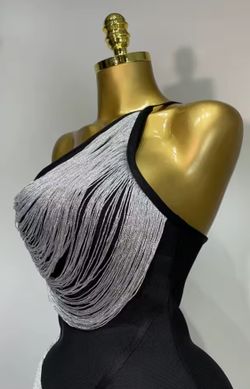 Vestido moldelo Nayma