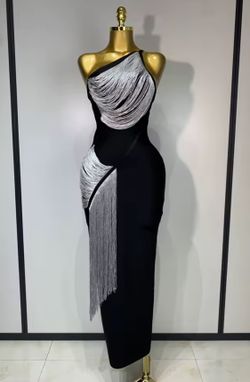 Vestido moldelo Nayma