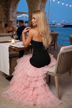Vestido volantes modelo Diva