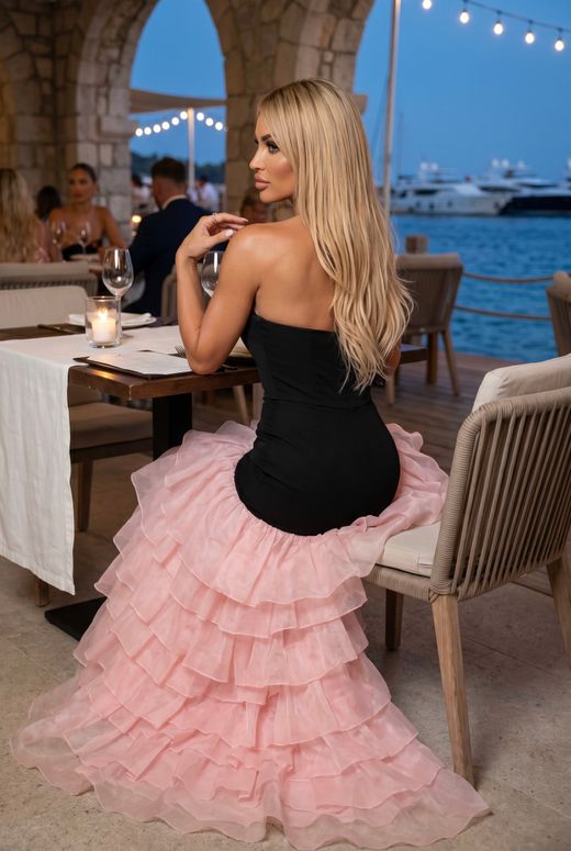 Vestido volantes modelo Diva