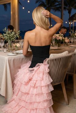 Vestido volantes modelo Diva
